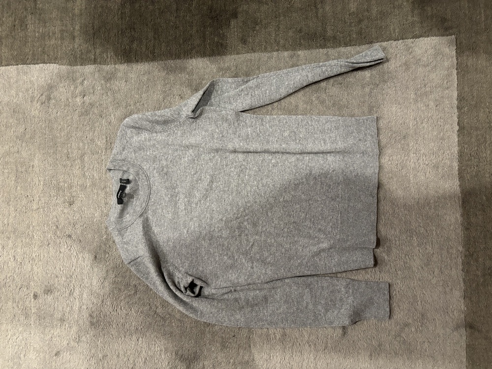 Theory grey cashmere sweater